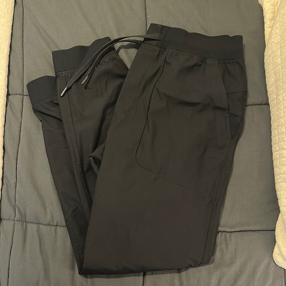 Men’s Lululemon joggers!